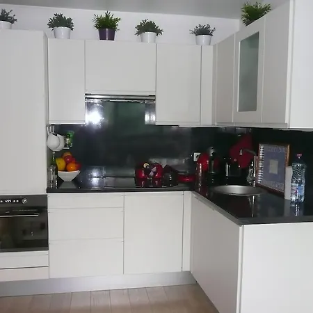 Standing A 50m De La Mer Apartman